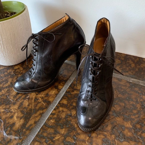 ♥️ESCADA BLACK LEATHER LACE UP ANKLE BOOTS - Picture 10 of 13